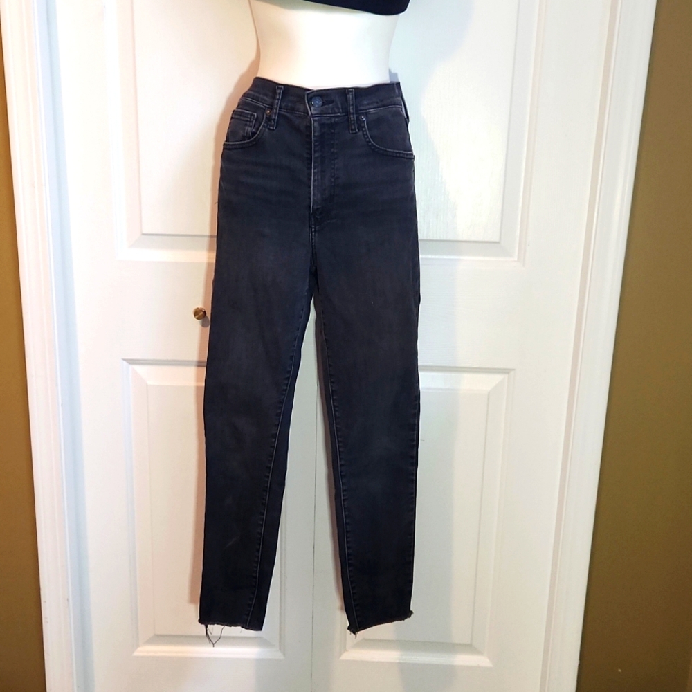 Levi's High Waist Skinny Jeans - Size 28